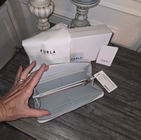 Furla Light Powder Blue Leather Wallet Full Inclusion NWT - Picture 2 of 4